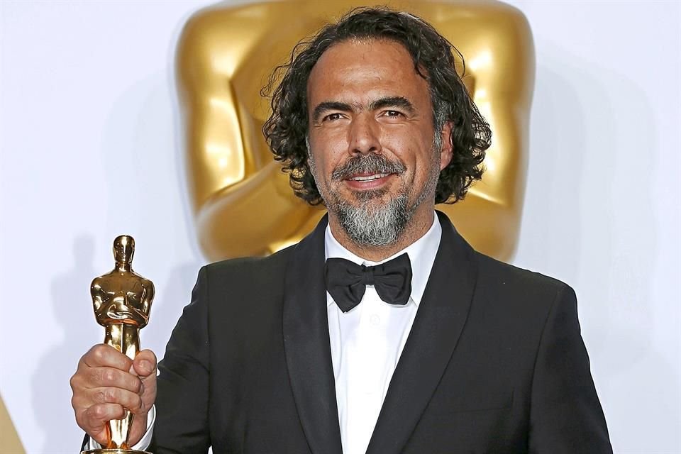 Alejandro González Iñárritu recibió un premio especial por su trabajo en Carne y Arena.