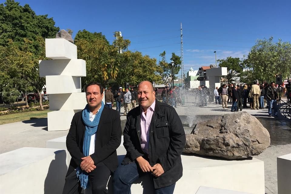 El artista José Dávila y el Alcalde tapatío, Enrique Alfaro, presentaron la pieza que lleva el arte urbano al oriente de la capital de Jalisco.