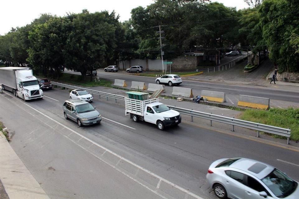 Aún faltan muchos años para que haya una sustitución notable de autos eléctricos a vehículos con derivados del petróleo.