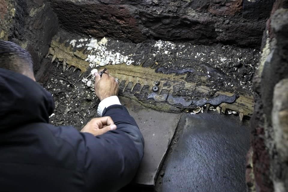 Un mes depués del hallazgo, se organizó el proyecto, que tuvo como misión exhumar las ruinas del Templo Mayor, la pirámide más grande del imperio azteca.