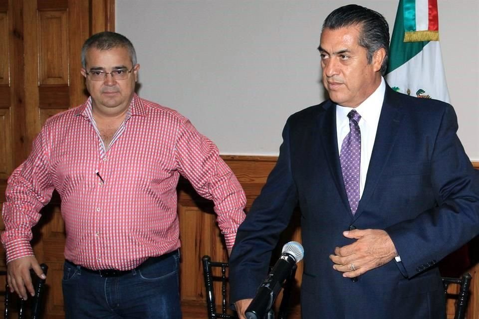 Entre los funcionarios más 'espléndidos' están el titular de la Secretaría de Administración, Enrique Torres, quien ha dado $230 mil.