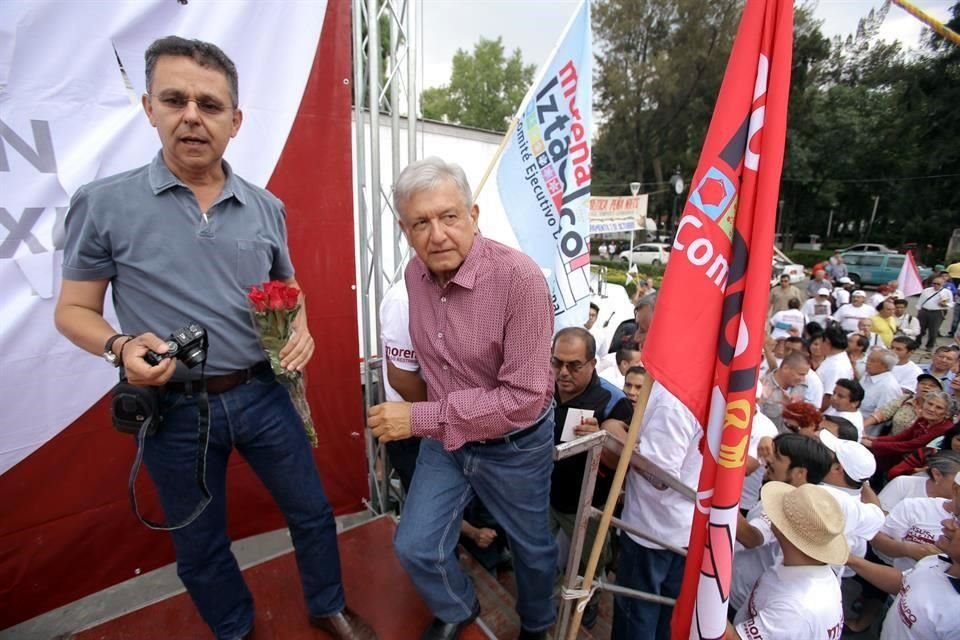 Desde hace años, César Yáñez es allegado a AMLO.