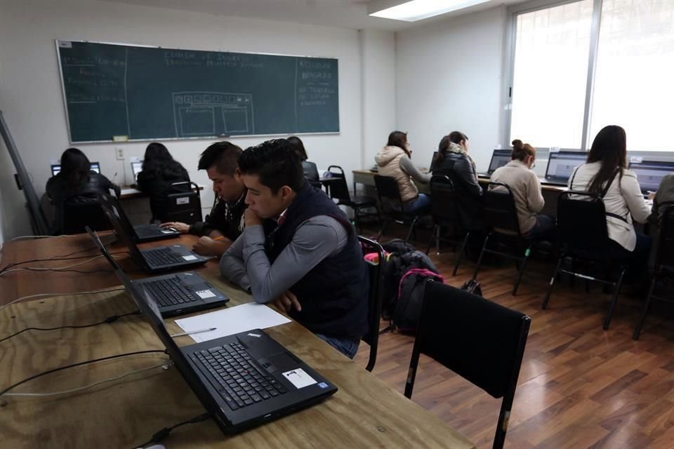 UNAM denunció en FGR ataques informáticos a SISAP, sistema de SEP que aplicó examen a maestros, lo que afectó validez de 68 mil 596 pruebas.