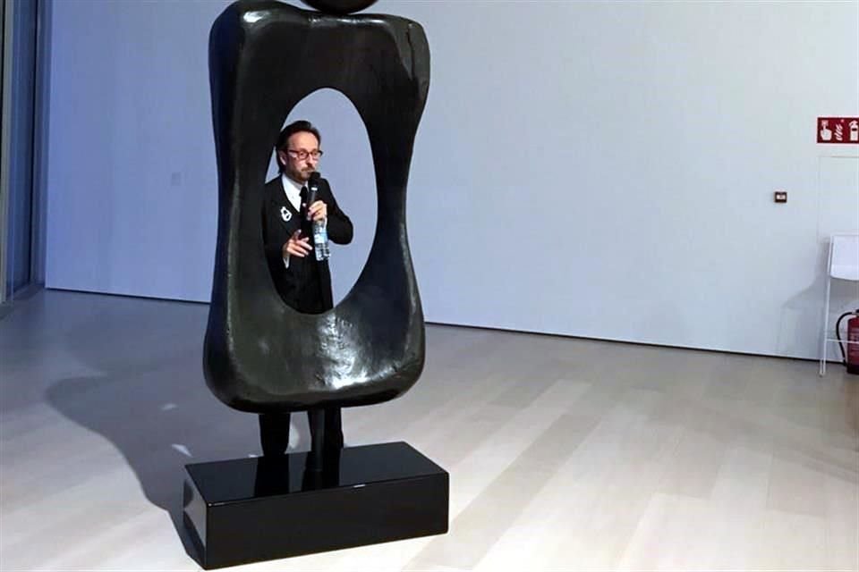 Las piezas provienen mayoritariamente de la colección privada de la familia Miró, pero también de fundaciones e instituciones como el Museo Reina Sofía, entre otros.