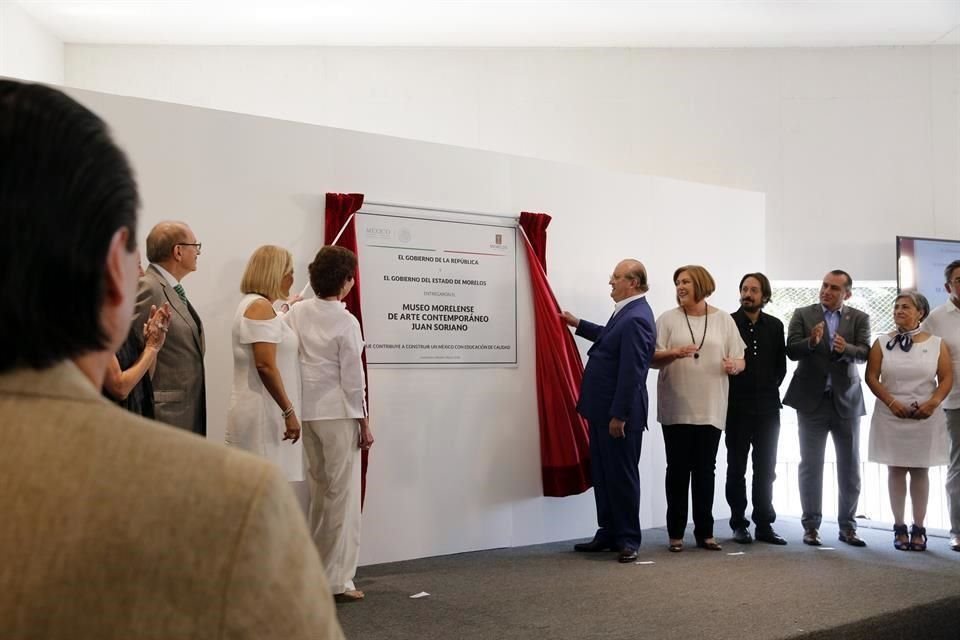 El Gobernador de Morelos, Graco Ramírez, yla Secretaria de Cultura federa, María Cristina García Cepeda, participaron en el acto de entrega del museo.