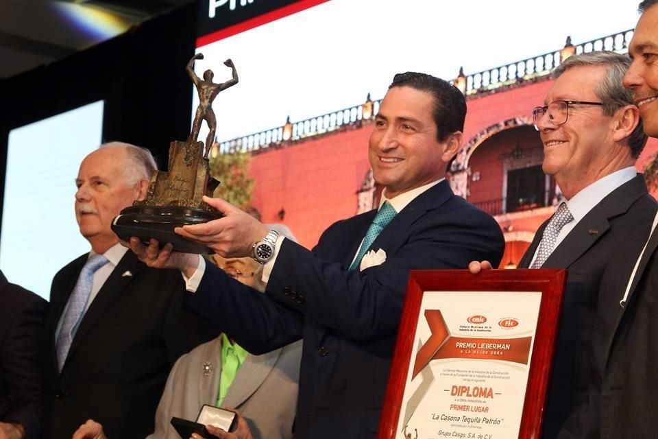 Héctor Castellanos Frank, presidente del Consejo de Administración de Grupo Casgo, recibió el premio Lieberman, por su obra Casona Tequila Patrón.