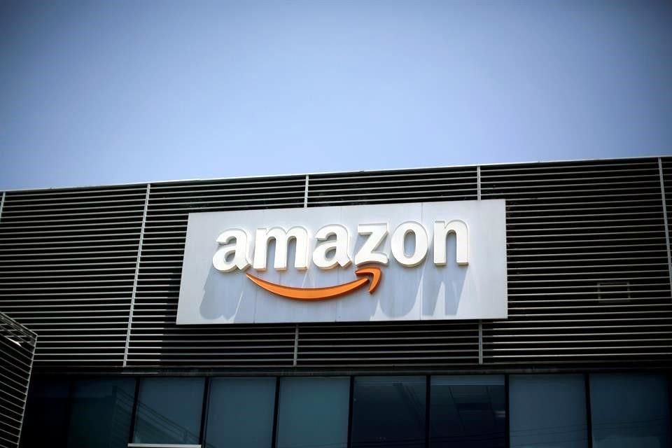 Las acciones de Amazon llegaron a caer un 7 por ciento el miércoles, restando cerca de 52 mil millones de dólares a su valor, después de que el sitio web Axios informó que Trump quiere ir contra ell