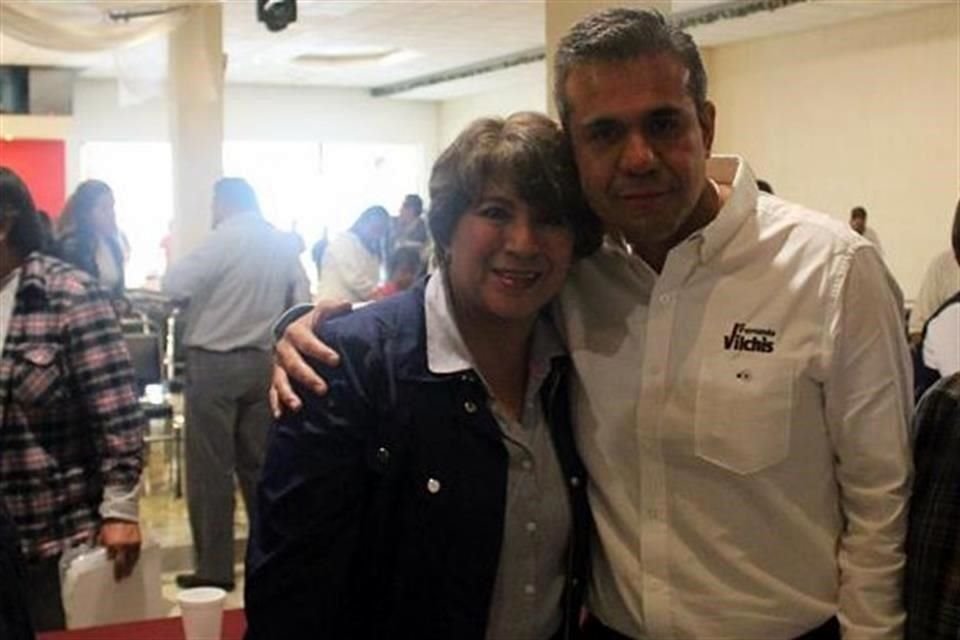 Fernando Vilchis con Delfina Gómez, la ex candidata a gobernadora del Edomex.