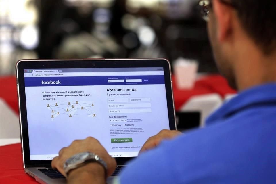 Tras el escándalo de la filtración de datos de usuarios de Facebook a Cambridge Analytica, la red social hará algunos cambios para restringir la información.