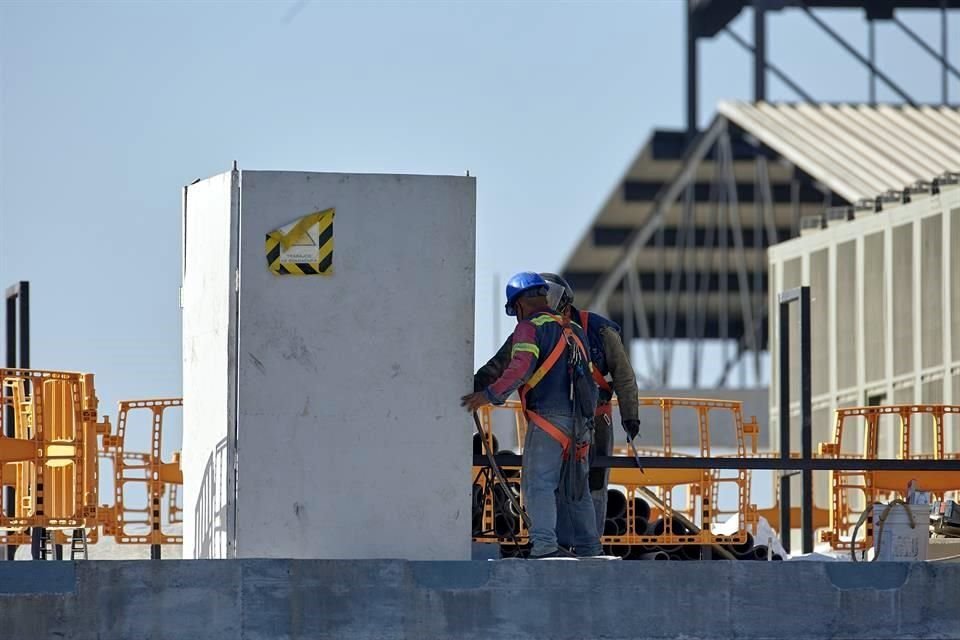 Los materiales para la construcción ha ido al alza, como el acero estructura que se encareció 28 por ciento.