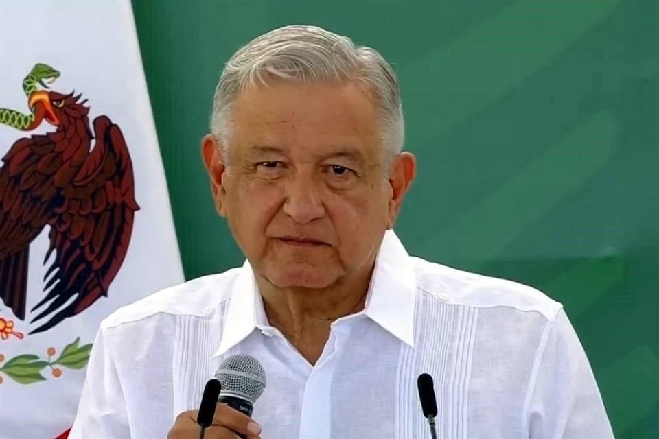 El Presidente López Obrador dijo que suspenderá sus giras en los estados ante las próximas elecciones y solo sostendrá reuniones privadas con funcionarios estatales.