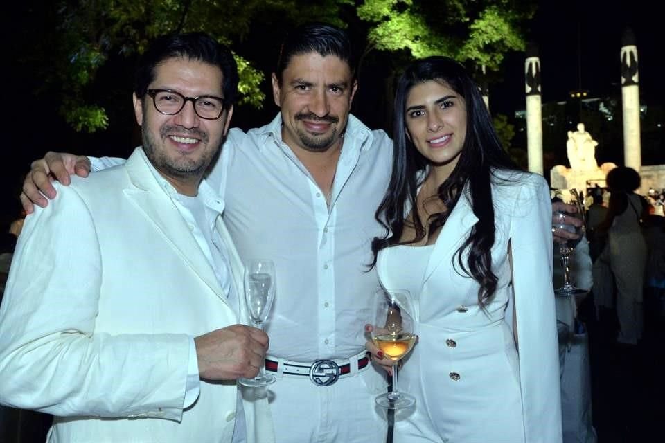 Javier Amador, Israel Gutiérrez y Cynthia Ramírez