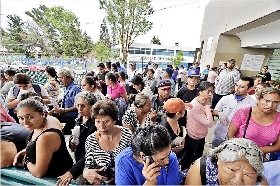 Rosas Aispuro confirmó que, hasta el momento, no hay personas fallecidas y que sólo el piloto está en condición grave, pero estable.