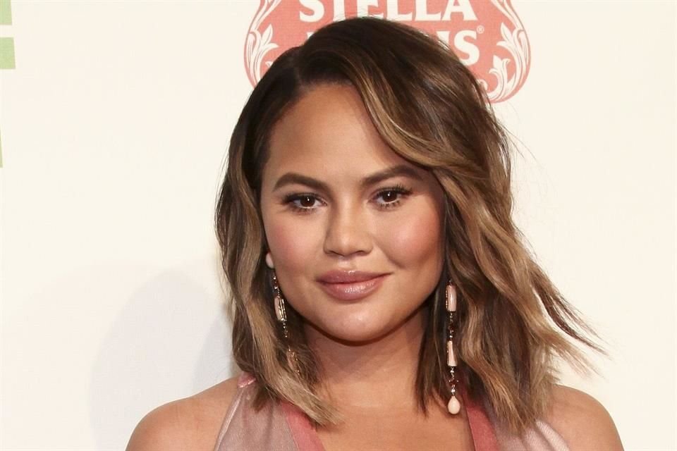 Teigen se encontraba de vacaciones en Bali con su esposo, John Legend, y sus dos hijos.