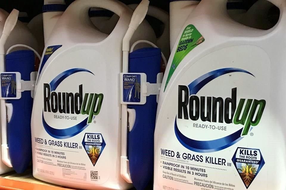 El glifosato,ingrediente principal en Roundup, fue aprobado para su uso en el pesticida de Monsanto en 1974.