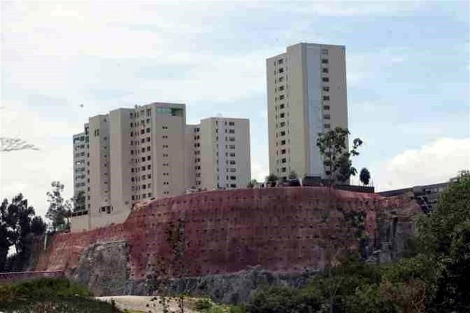 El residencial Vista del Campo recibió apoyo del Gobierno capitalino para mitigar el riesgo de deslave, sin embargo, Obras y PC difieren.