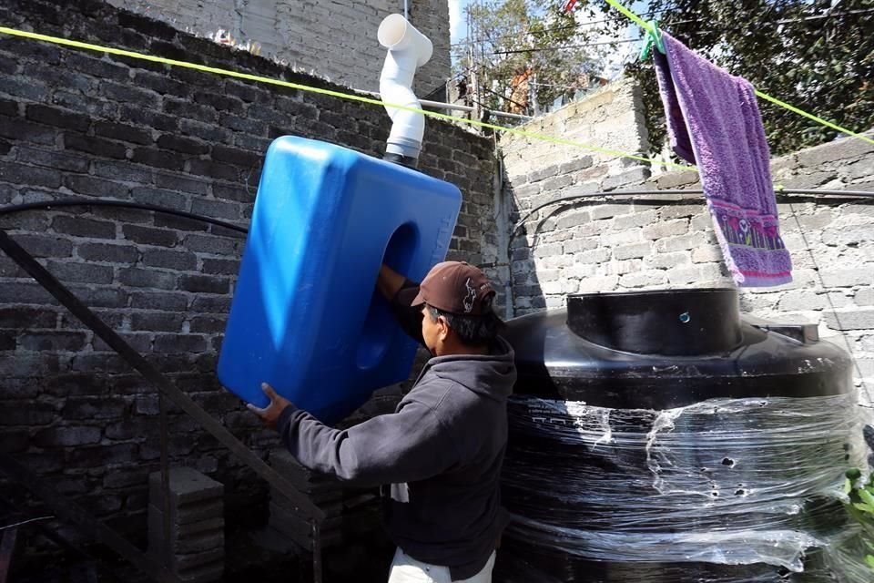 Actualmente, algunos habitantes de Iztapalapa y Xochimilco tienen recolectores de lluvia en sus hogares.