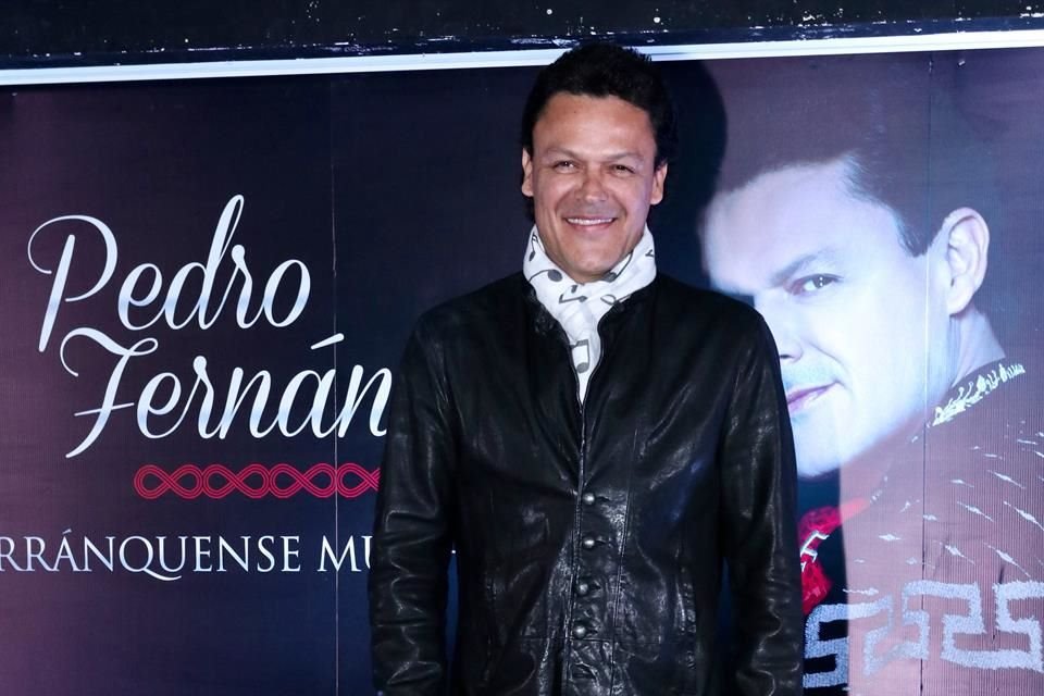 Pedro Fernández presentó este viernes su nuevo disco, 'Arránquense Muchachos'.