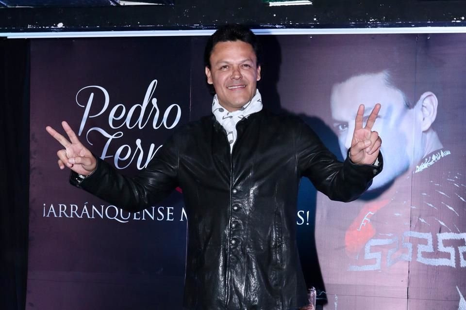 Pedro Fernández presentó este viernes su nuevo disco, 'Arránquense Muchachos'.