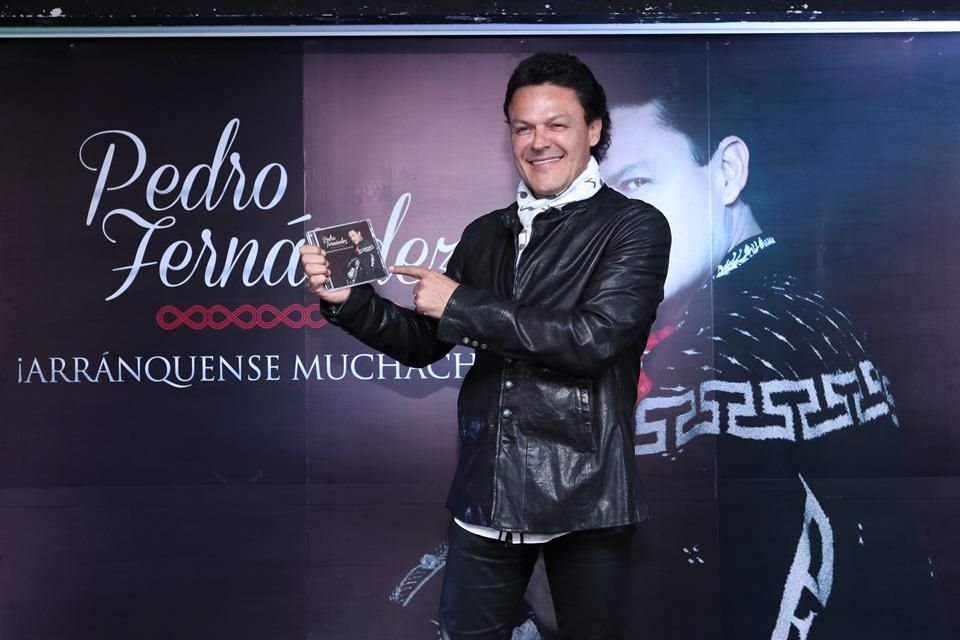 Pedro Fernández presentó este viernes su nuevo disco, 'Arránquense Muchachos'.