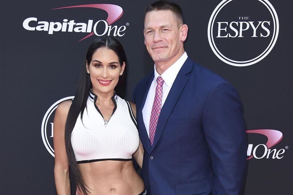 John Cena y Nikki Bella rompieron tras seis años de relación.