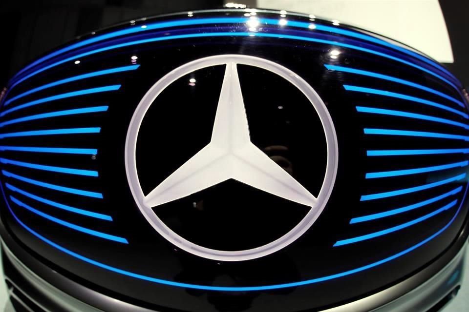 La comisaria europea de Competencia, Margrethe Vestager, dijo que si se prueba, esta colusión puede haber privado a los consumidores de la posibilidad de comprar coches menos contaminantes.