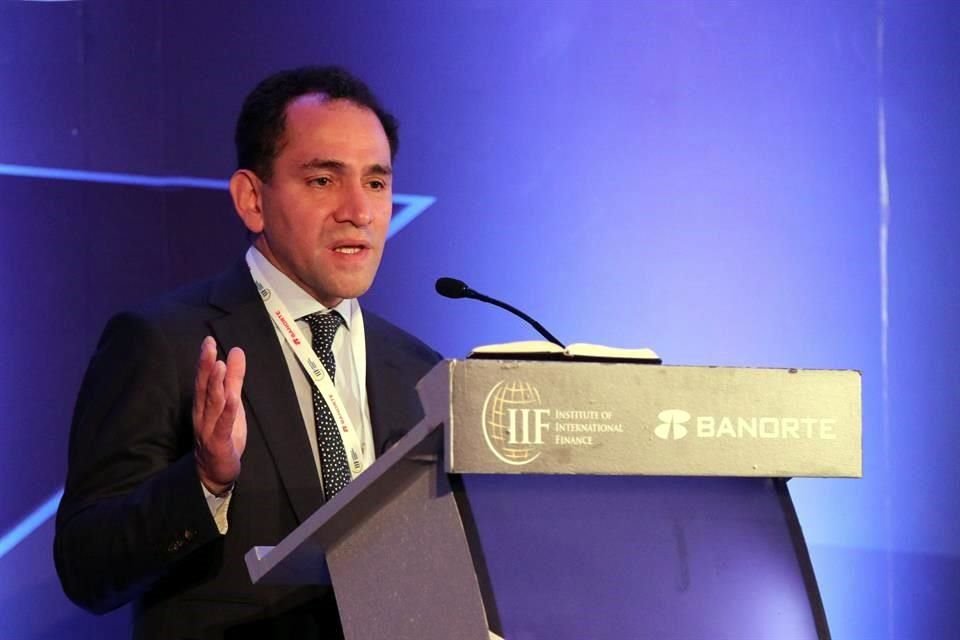 Arturo Herrera, subsecretario de Hacienda, dijo que la dependencia y los bancos trabajan en una regulación diferenciada para las instituciones financieras.