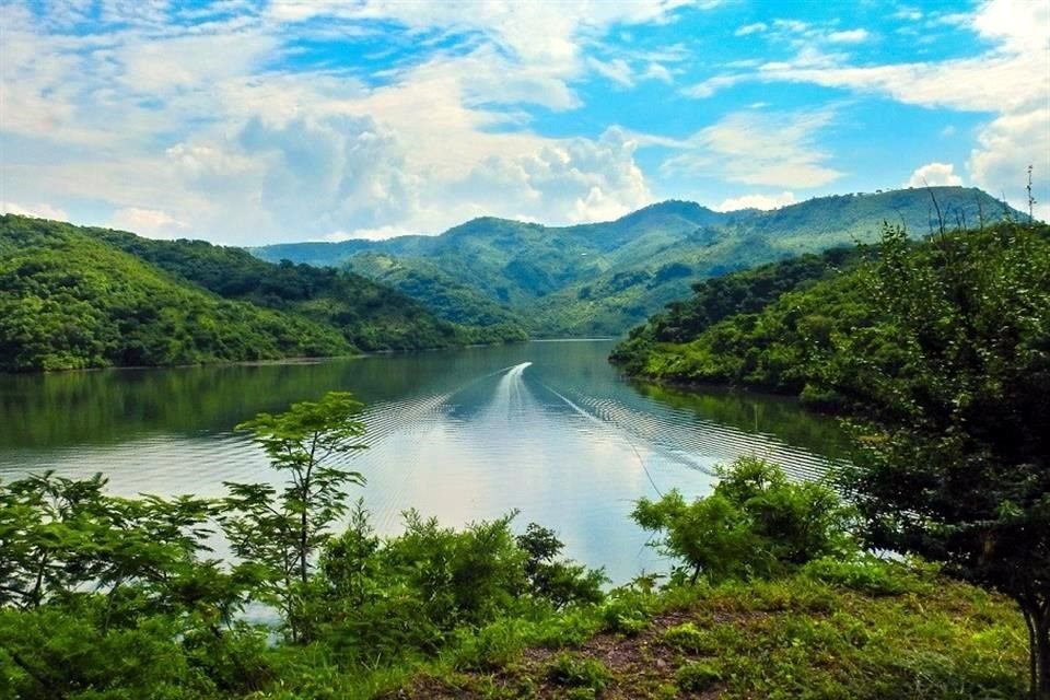Estos ecosistemas, que incluyen lagos y ríos, se desvanecen a un ritmo tres veces mayor que los bosques, advierte la Convención Ramsar.