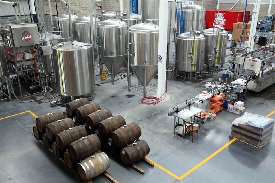 La cerveza continúa en primer lugar de exportación, con mil 607.5 millones de dólares. 