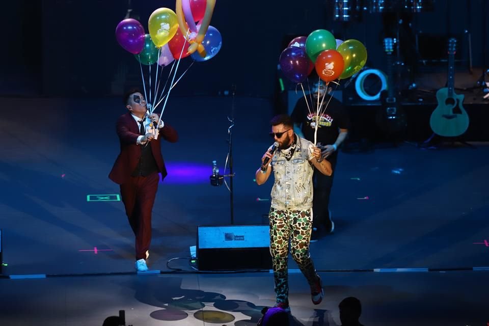 La banda argentina brindó casi dos horas de sus éxitos la noche del viernes.