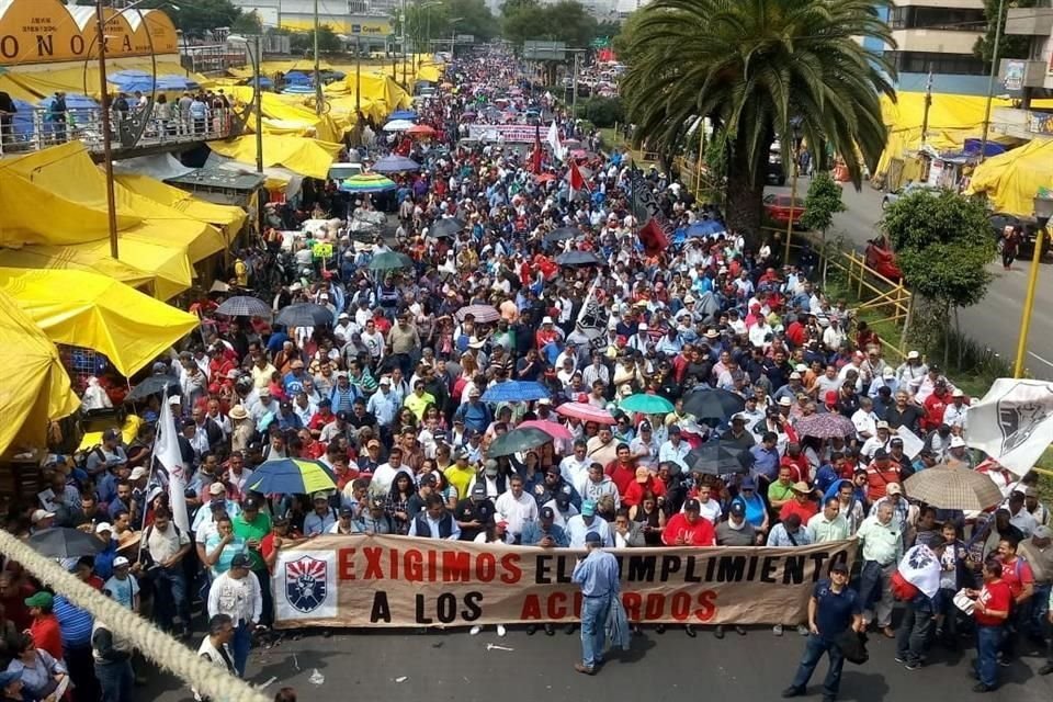 Según conteos de agentes de tránsito de la Policía capitalina suman más de dos mil 500 los inconformes.