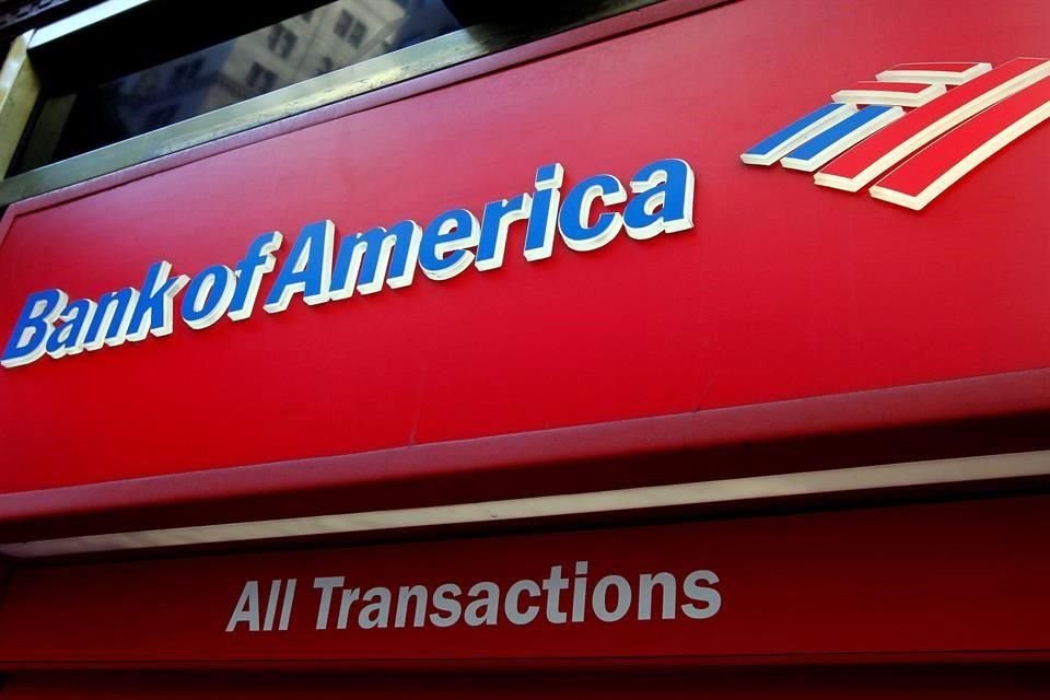 Bank of America adquirió Merrill Lynch en lo más profundo de la crisis financiera. La firma tomó medidas para disolver a la entidad legal de Merrill en el 2013 mientras mantenía la marca en negocios minoristas e institucionales.