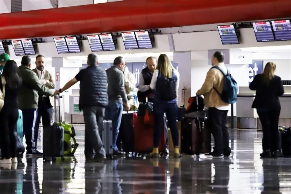 El aeropuerto de Toluca es operado por AMAIT, donde participan Aleática, el Estado de México y ASA.