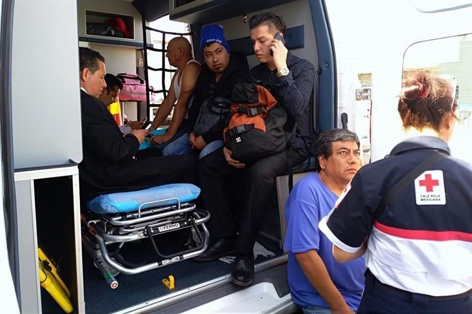 Los afectados, entre los que se encuentran dos menores de edad, fueron trasladados a diferentes hospitales de la zona.