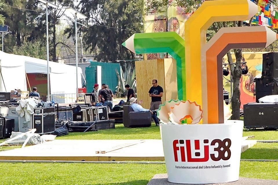 La 38 Feria Internacional del Libro Infantil y Juvenil repite sede en el Parque Bicentenario por tercera ocasión.