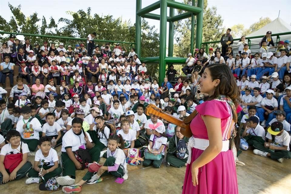 Los menores participaron en las diversas actividades, como en las sesiones con los cuentacuentos.