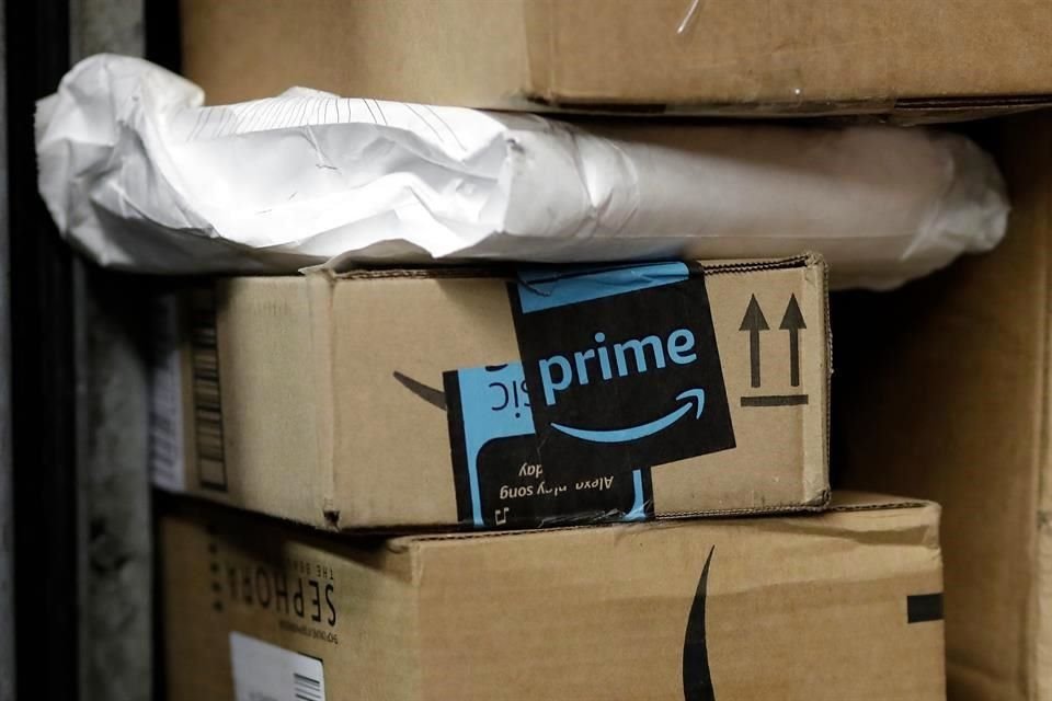 Los clientes Prime de Amazon tienen que bajar la app 'Amazon Key' en sus teléfonos celulares y de allí vincular a su vehículo.