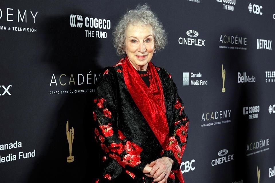 La escritora canadiense Margaret Atwood señaló que la secuela de 'El cuento de la criada' estará inspirada en inquietudes del público y hechos del mundo actual.