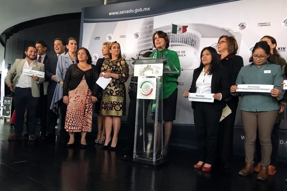 La iniciativa fue turnada a las Comisiones unidas de Trabajo y Previsión Social y de Estudios Legislativos, luego de ser presentada por los grupos parlamentarios del PRI, Morena, PAN, PVEM, PT y PRD.