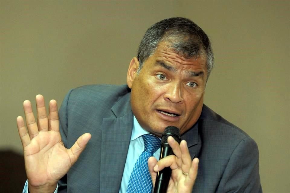 La Interpol rechazó la petición de Ecuador para localizar y arrestar al ex Presidente Rafael Correa, acusado del secuestro de un opositor.