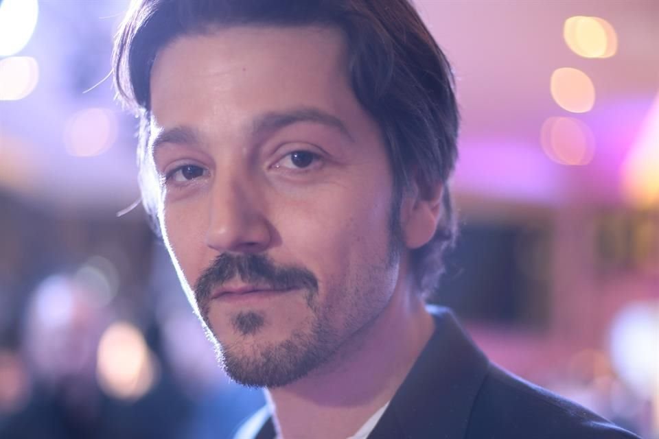 Juan Osorio ve en Diego Luna a un buen actor para caracterizar a Cantinflas.