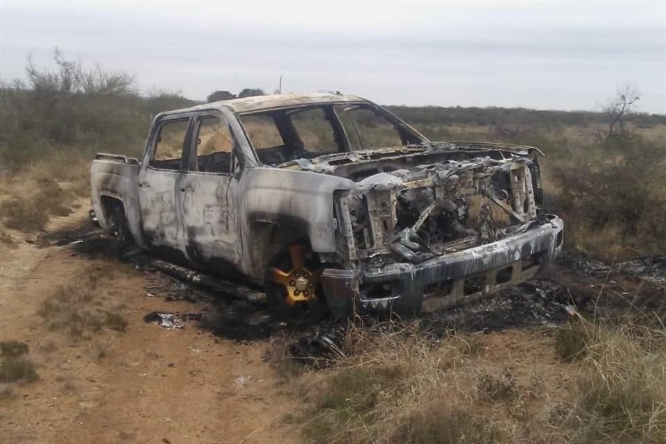 Los autos y cadáveres encontrados estaban calcinados.