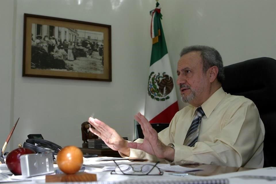 El poeta Jorge Ruiz Dueñas ingresó a la Academia Mexicana de la Lengua.