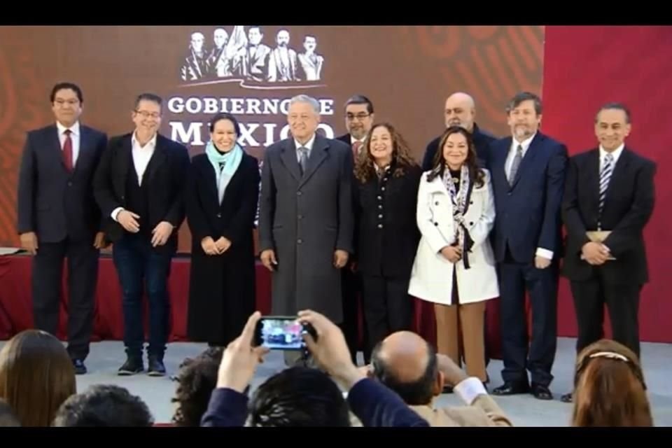 AMLO anunció creación de sistema de Radio y Televisión para coordinar medios del Estado.