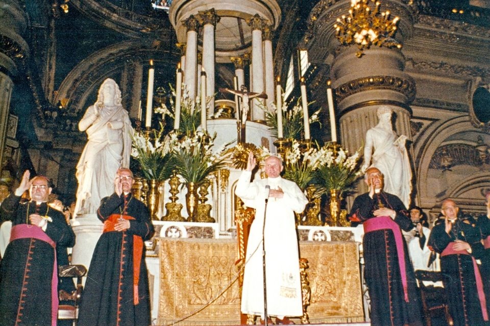 El Pontifice visitó la Catedral de Guadalajara.