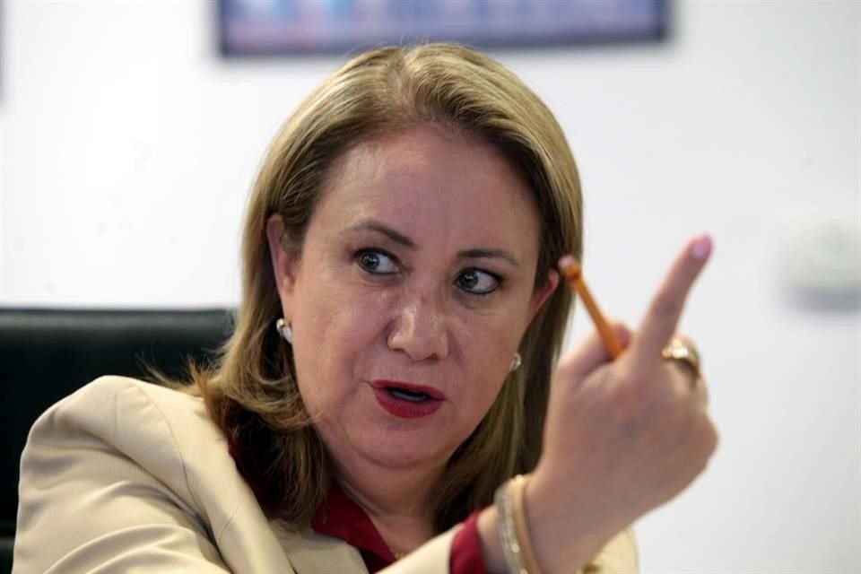 La Ministra Yasmín Esquivel suspendió orden de entregar a @INEMéxico la carpeta de investigación en contra de MC por presuntos manejos financieros irregulares en Baja California, en 2016.