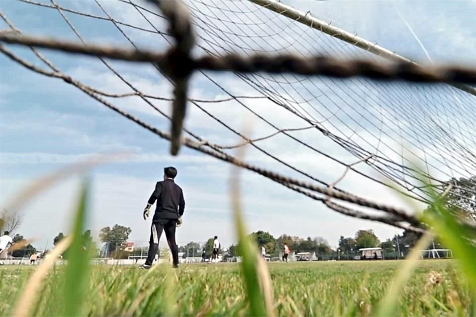 José Luis 'Parejita' López promueve Ángeles de la Ciudad, un equipo en donde jóvenes que son talentosos para el futbol, pero son dependientes del alcohol o de otro tipo de drogas, se rehabilitan.