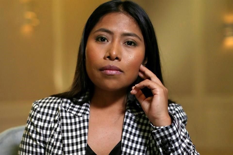 Yalitza Aparicio, actriz estelar de la película 'Roma', dijo a través de un comunicado que está orgullosa de sus raíces indígenas tras los insultos racistas del actor Sergio Goyri.