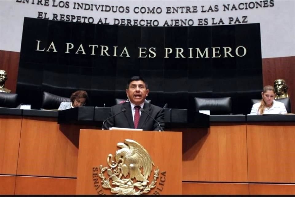 La iniciativa fue presentada en el Pleno por el senador oaxaqueño Salomón Jara.