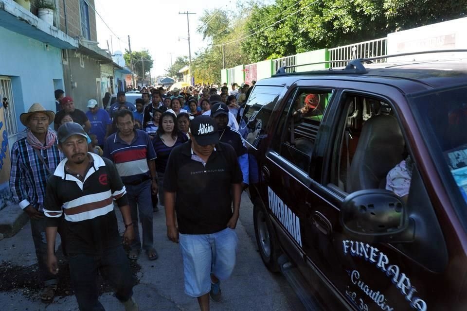 'Samir vive, la lucha sigue' y 'Agua sí, termo no' fueron algunas de las consignas que lanzaron.